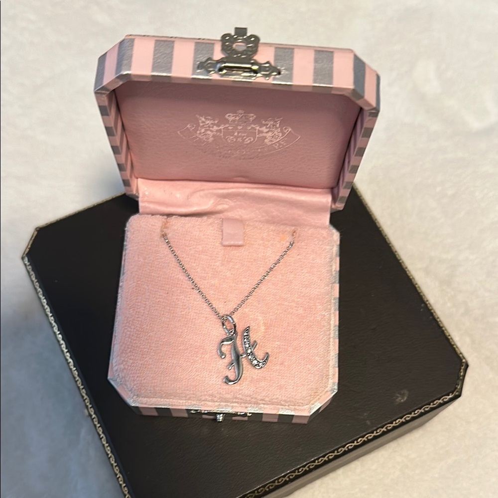 Juicy couture H initial necklace